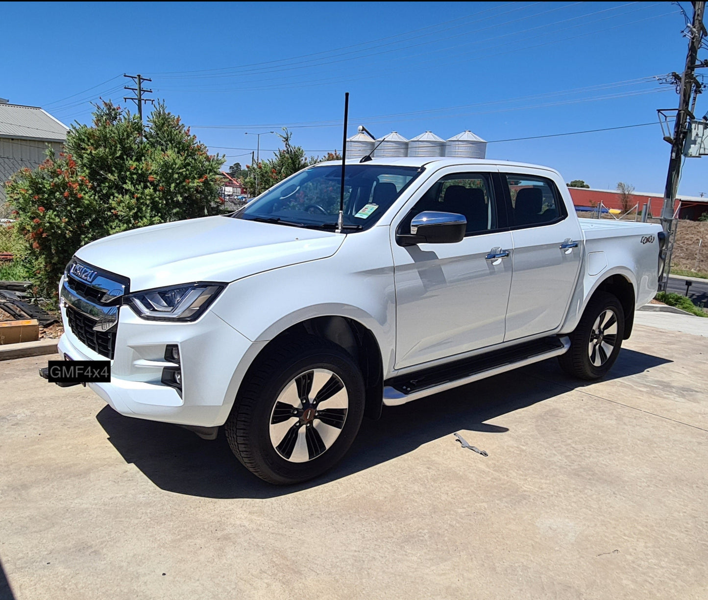 Isuzu DMAX D-MAX 2021-2024 Bonnet Aerial UHF Antenna Bracket BB-005