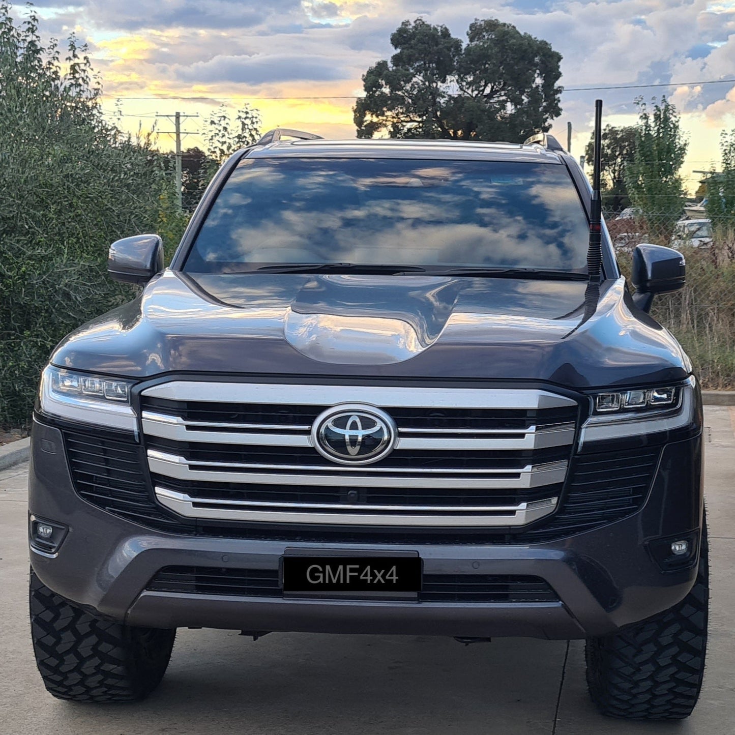 Toyota Landcruiser LC300 Series 2021+ Bonnet Aerial UHF Antenna Bracket BB-013