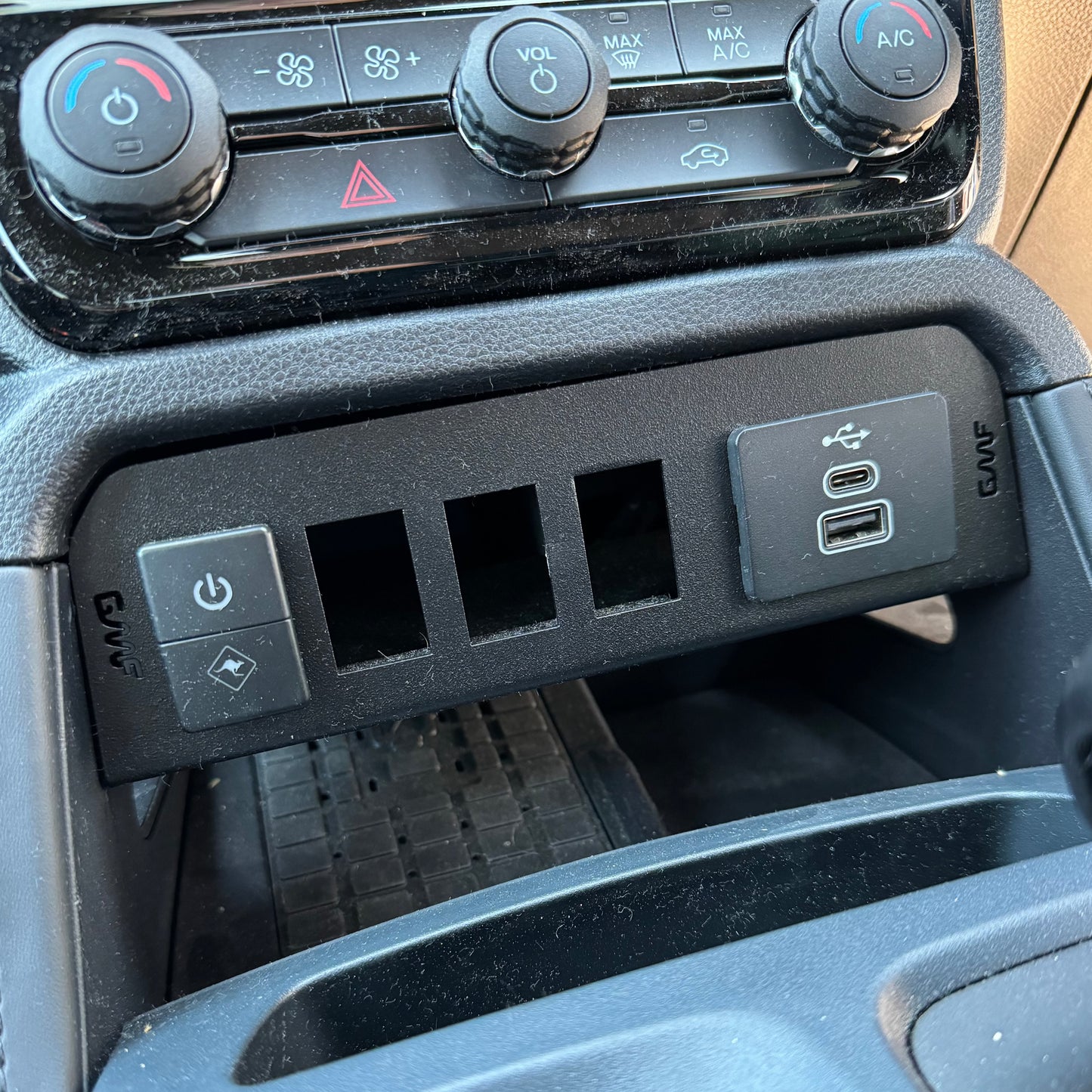 Next Gen Ford Ranger Wildtrak, Limited, Raptor & Everest Switch Panel to suit 12" Screen SW-1012