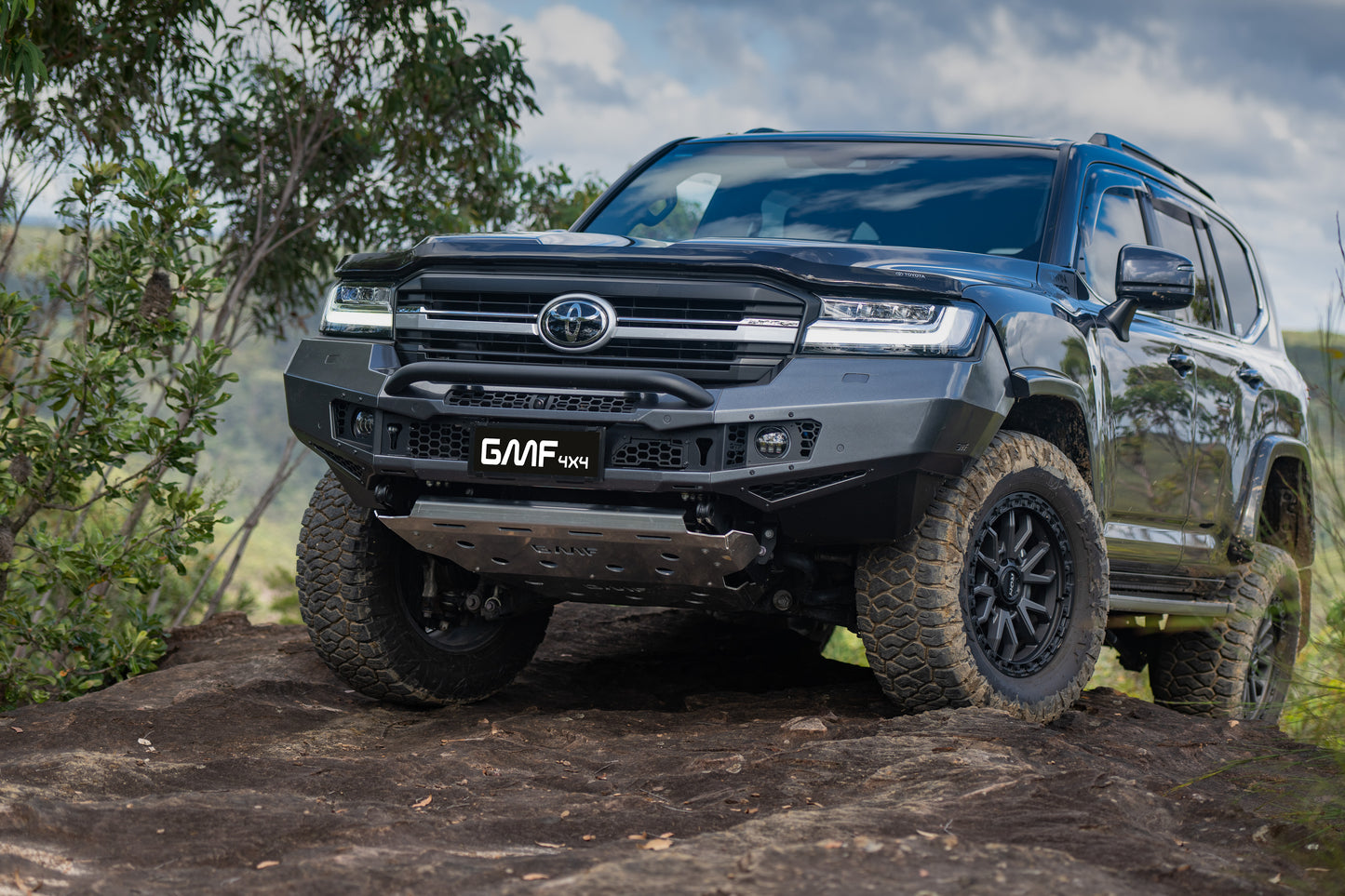 Toyota Landcruiser LC300 2022+ G6 Steel Bumper/ Bull Bar