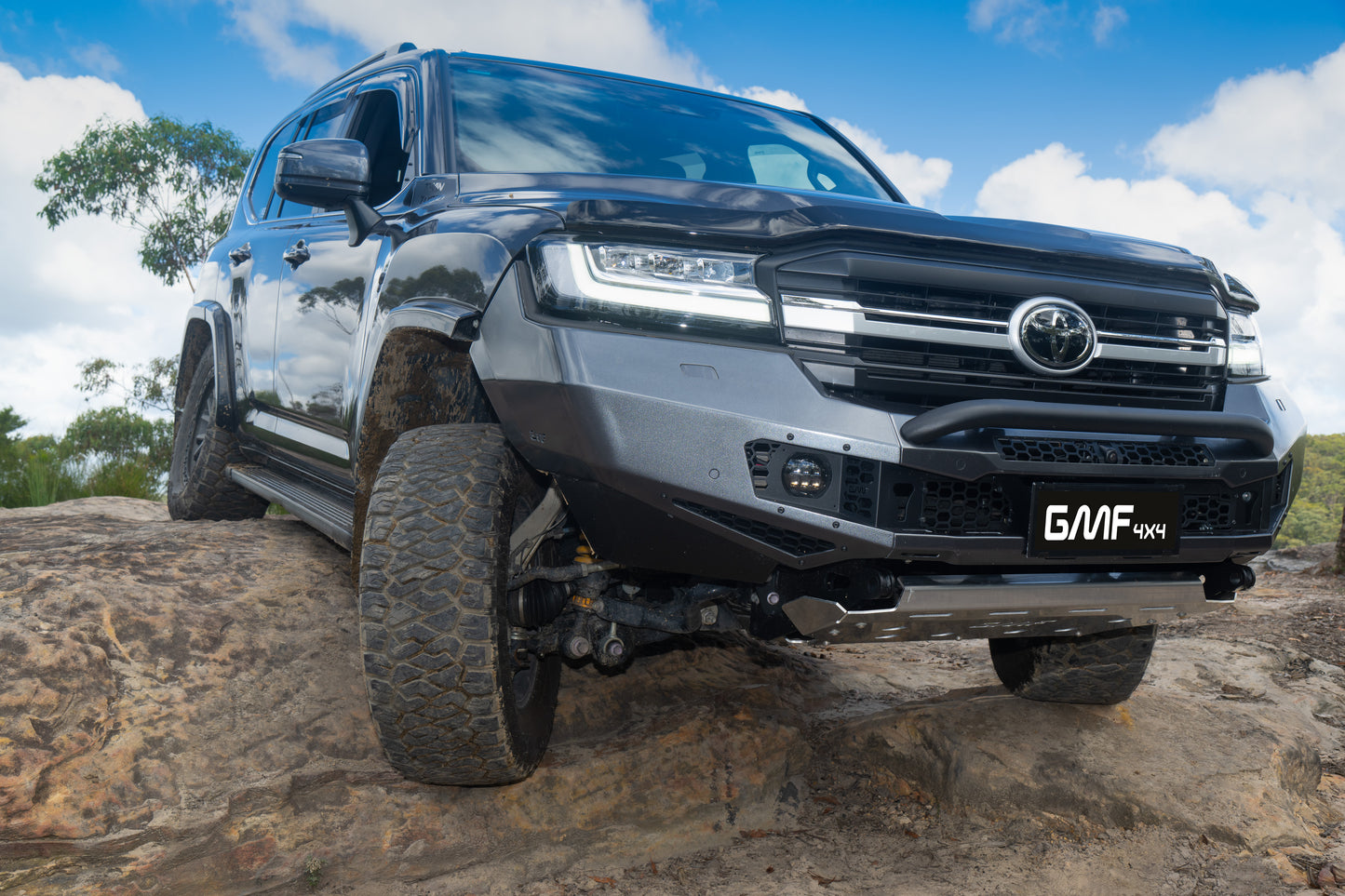 Toyota Landcruiser LC300 2022+ G6 Steel Bumper/ Bull Bar