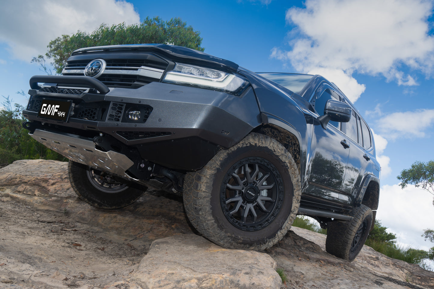 Toyota Landcruiser LC300 2022+ G6 Steel Bumper/ Bull Bar
