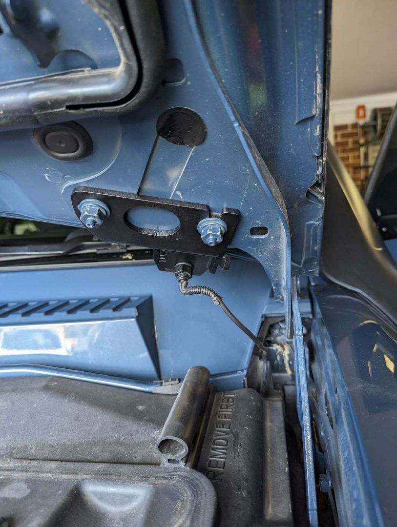 Land Rover Defender 2019+ Bonnet Aerial UHF Bracket BB-095