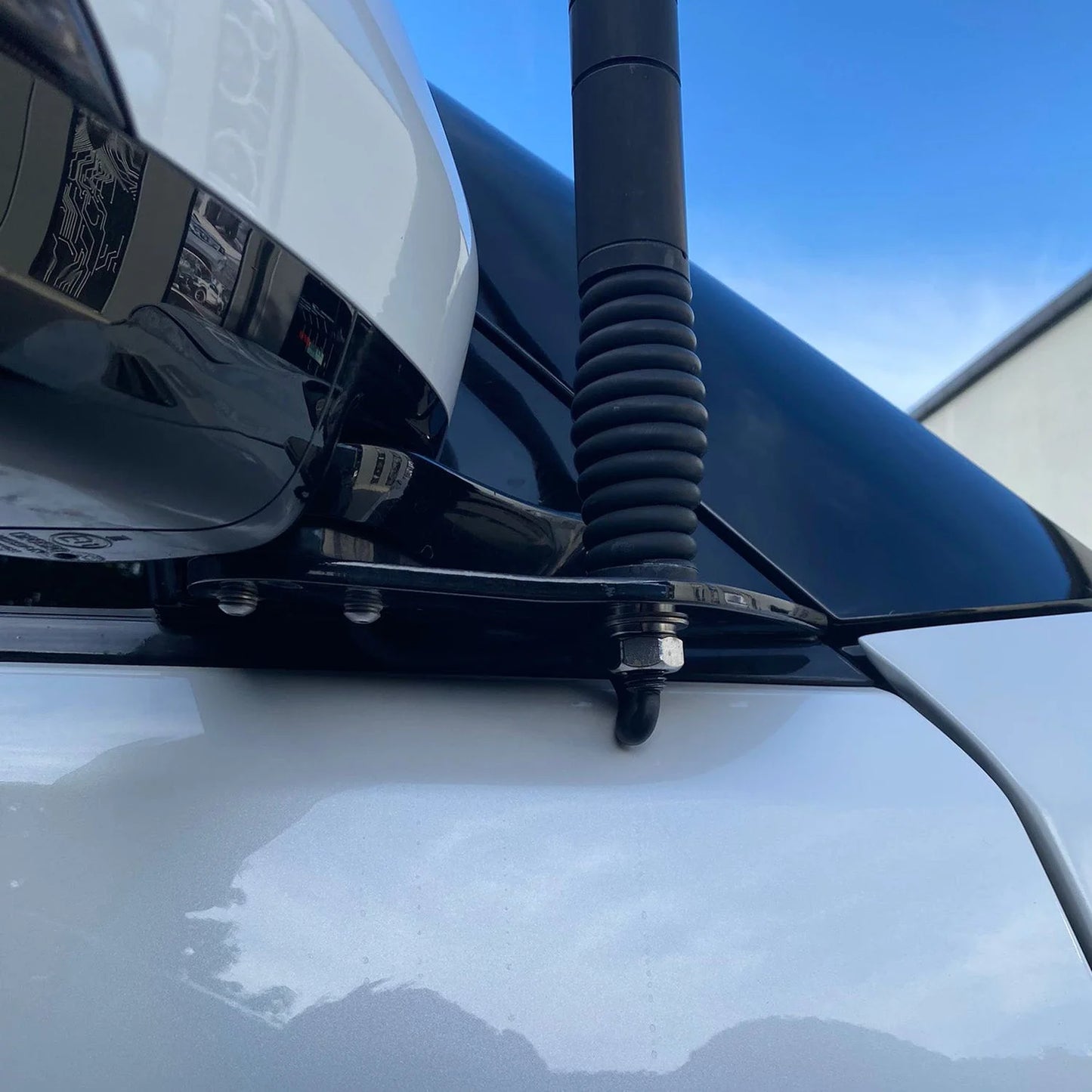 Vogue Industries Y62 Patrol Aerial Bracket - Passenger Side