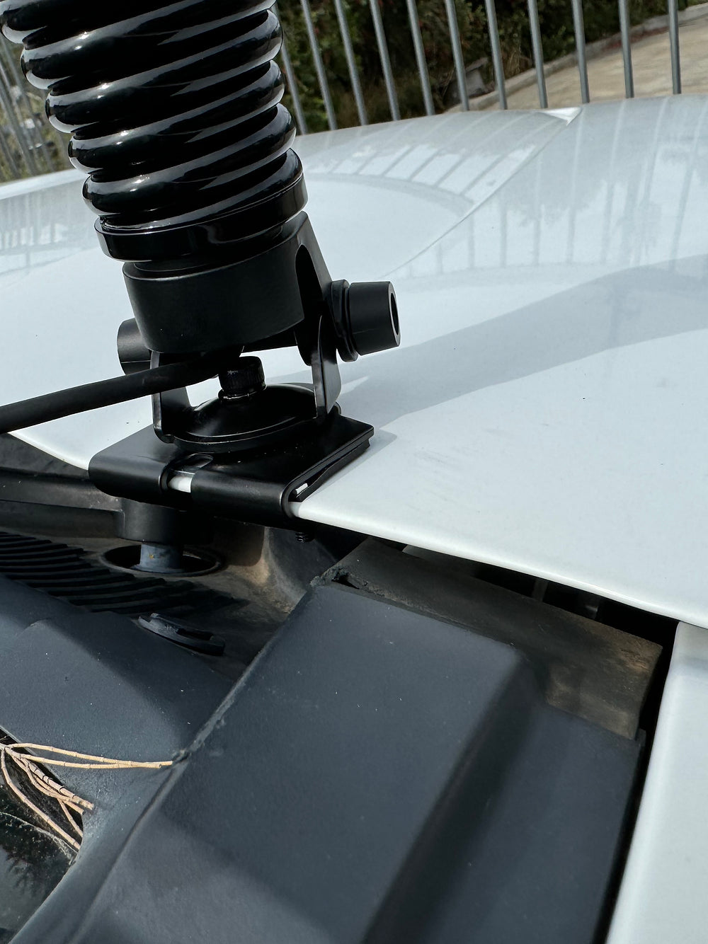 RFI Universal UHF Bracket RFI-182