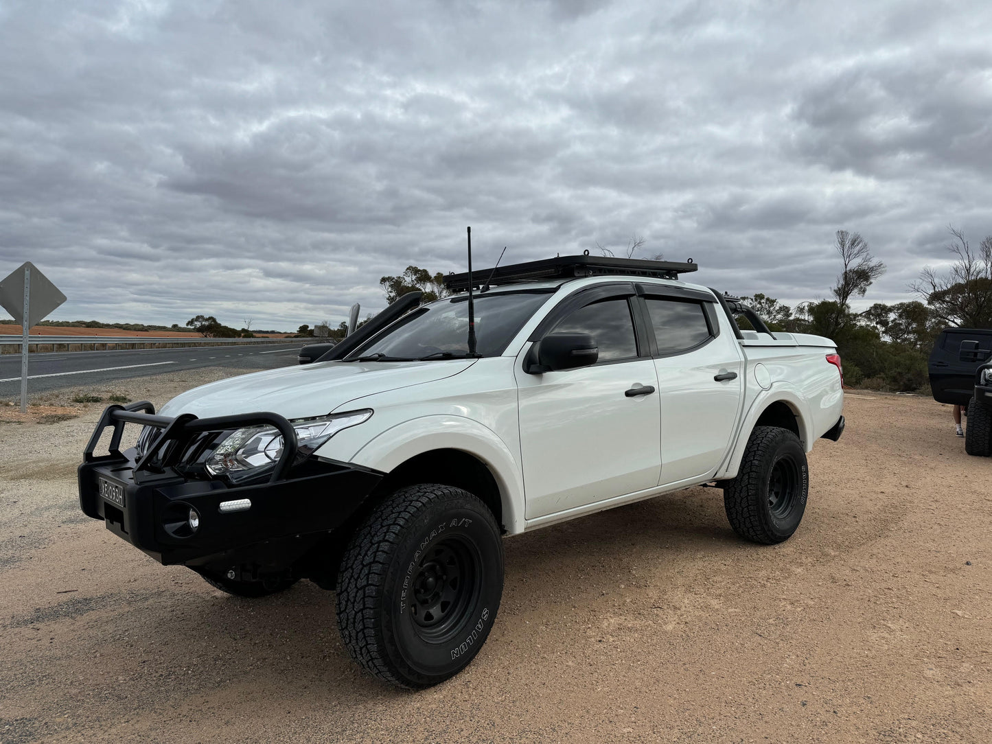 Mitsubishi Triton MQ 2016 - 2019 Bonnet Aerial UHF Antenna Bracket BB-017