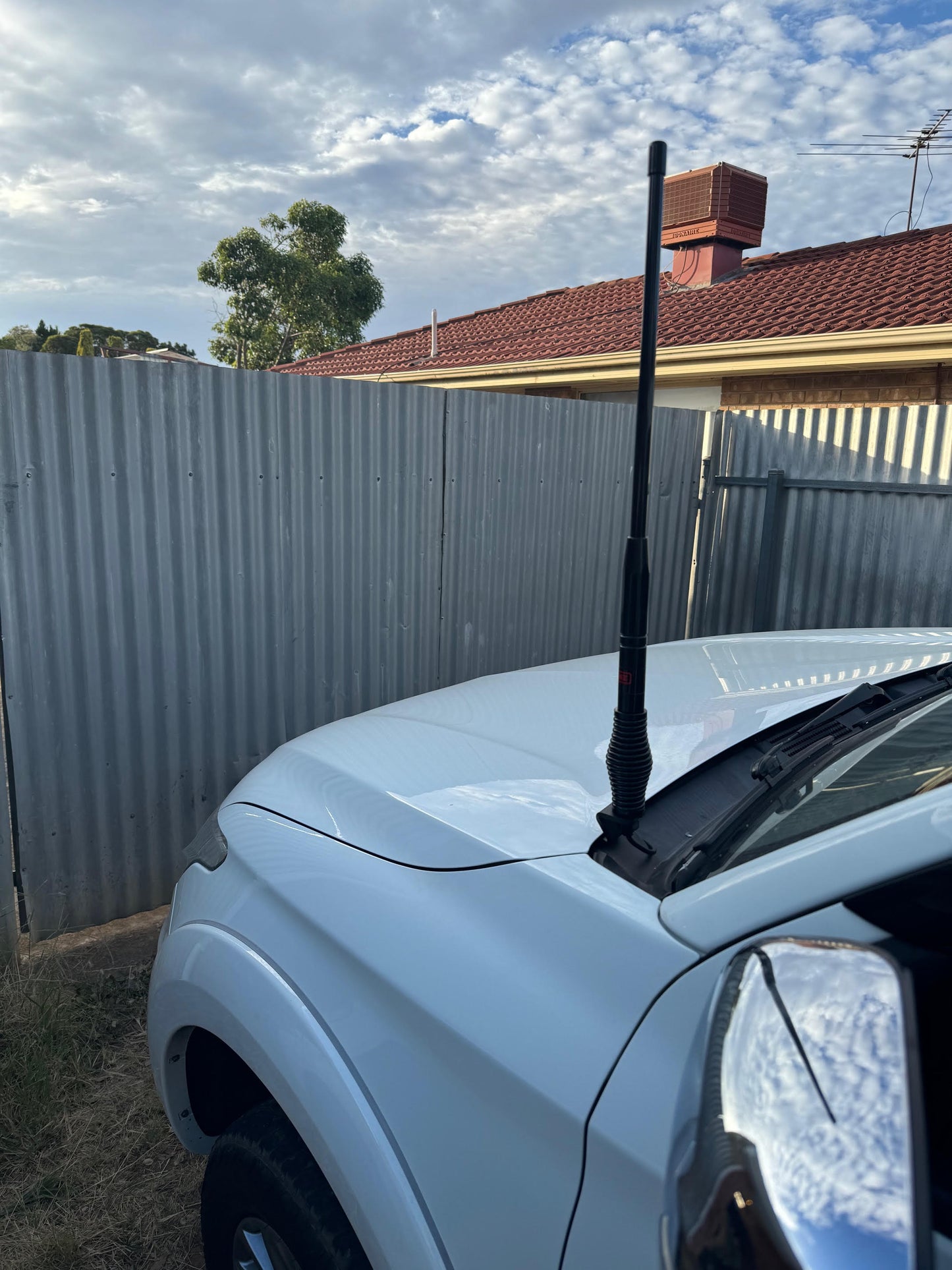 Mitsubishi Triton MQ 2016 - 2019 Bonnet Aerial UHF Antenna Bracket BB-017