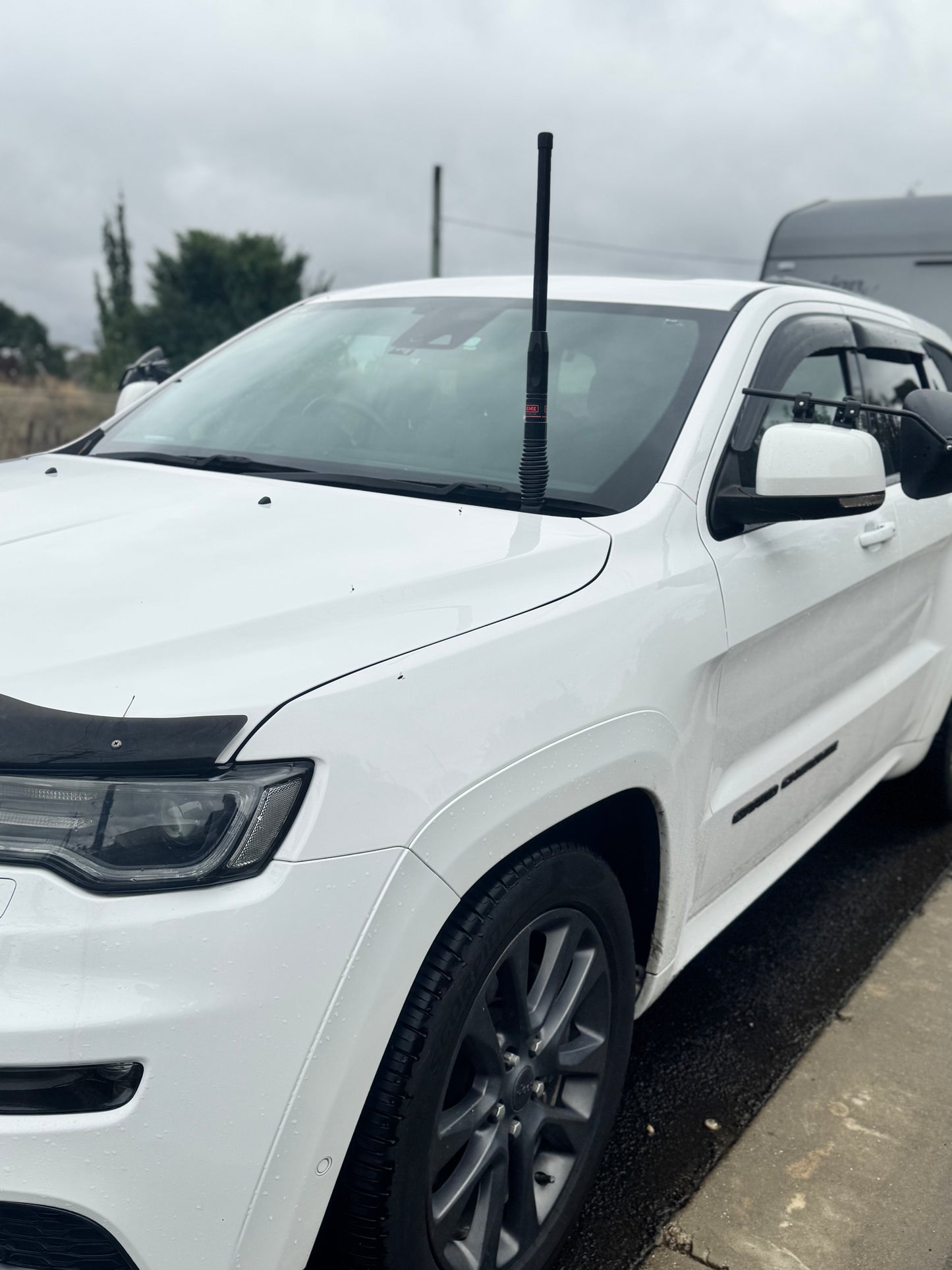 Jeep Grand Cherokee 2011-2020 Bonnet Aerial UHF Antenna Bracket BB-136