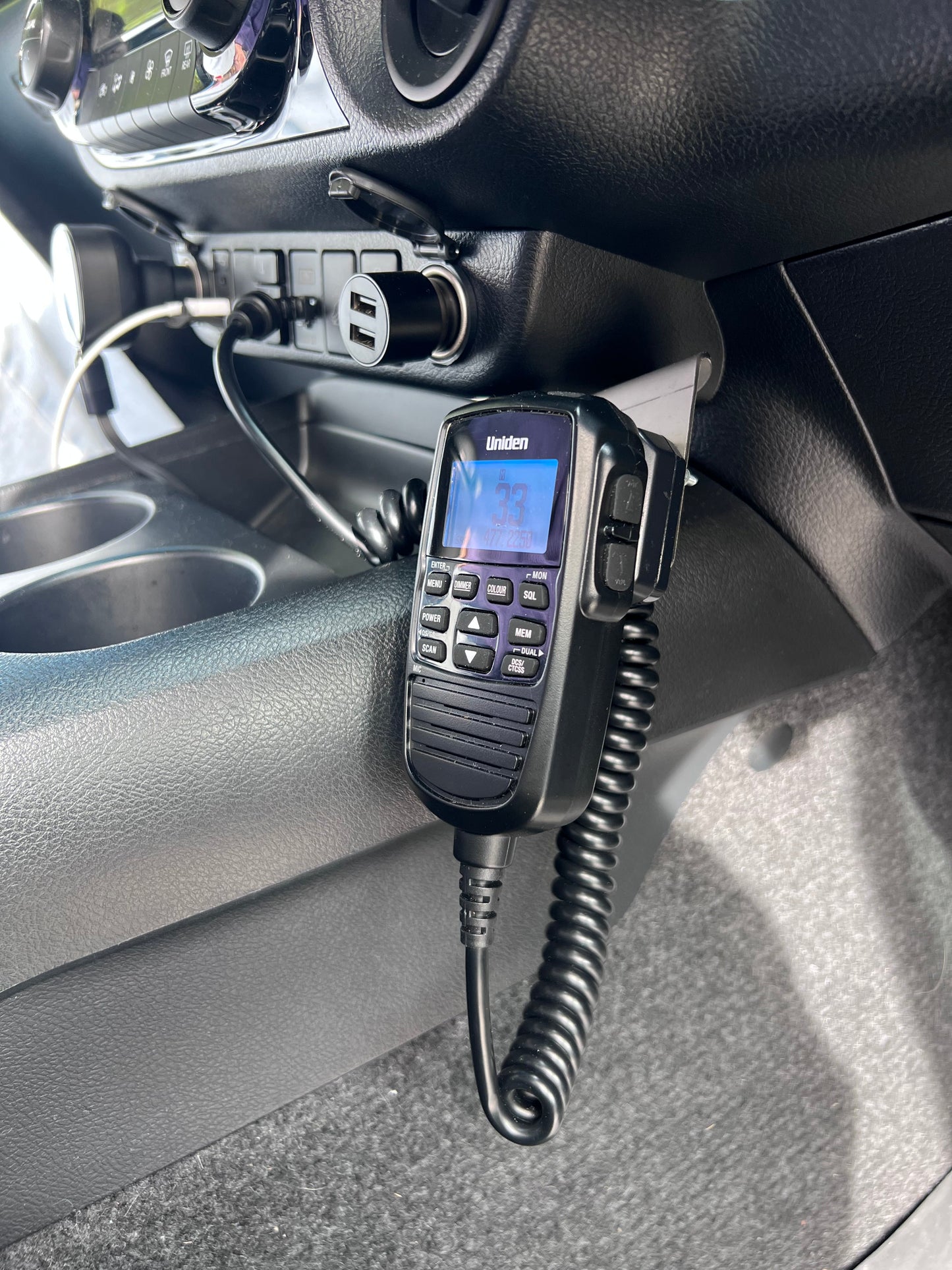 Toyota Hilux N80 2015- Current UHF Handpiece Mount 234-HP