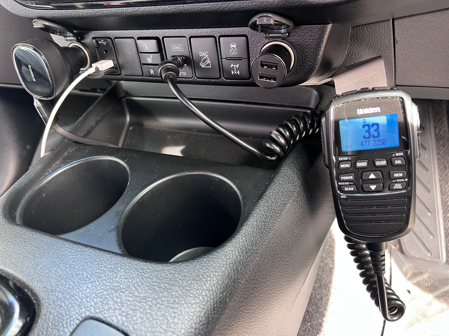 Toyota Hilux N80 2015- Current UHF Handpiece Mount 234-HP