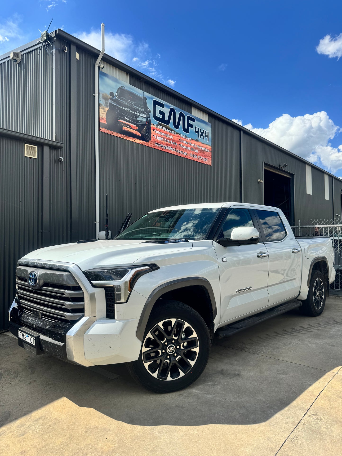 Toyota Tundra (Nov 2024-Current) UHF Bracket PSG BB-250P