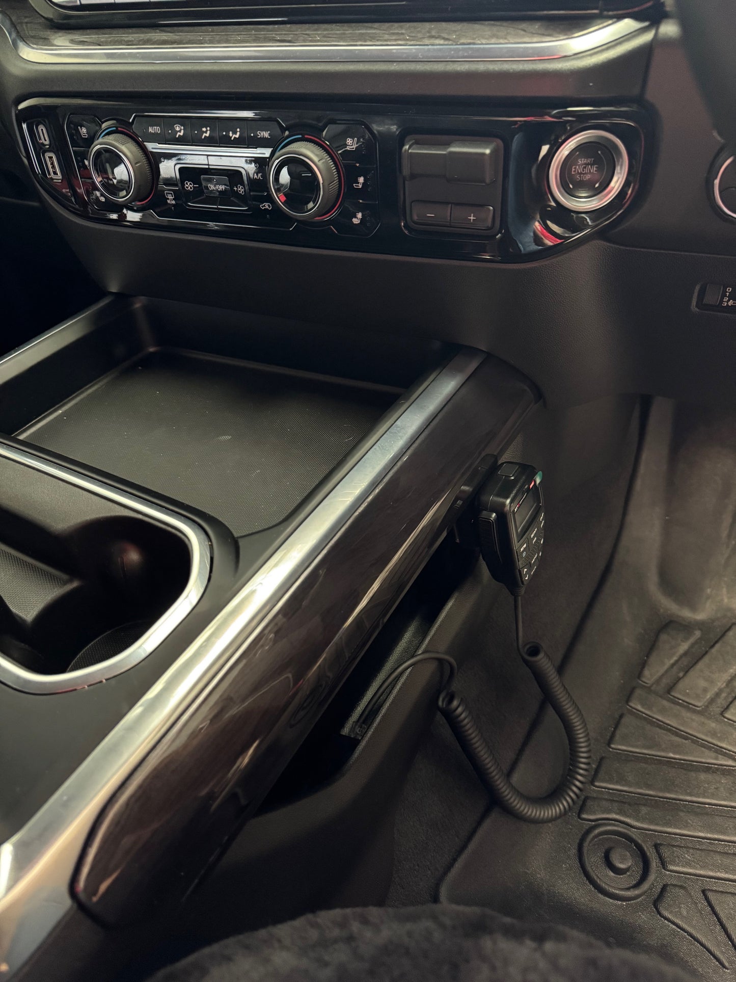 2024+ Chevrolet Silverado 2500 UHF Handpiece Mount 167-HP